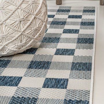 Darcy Traditional Geometric Bold Gingham Area Rug